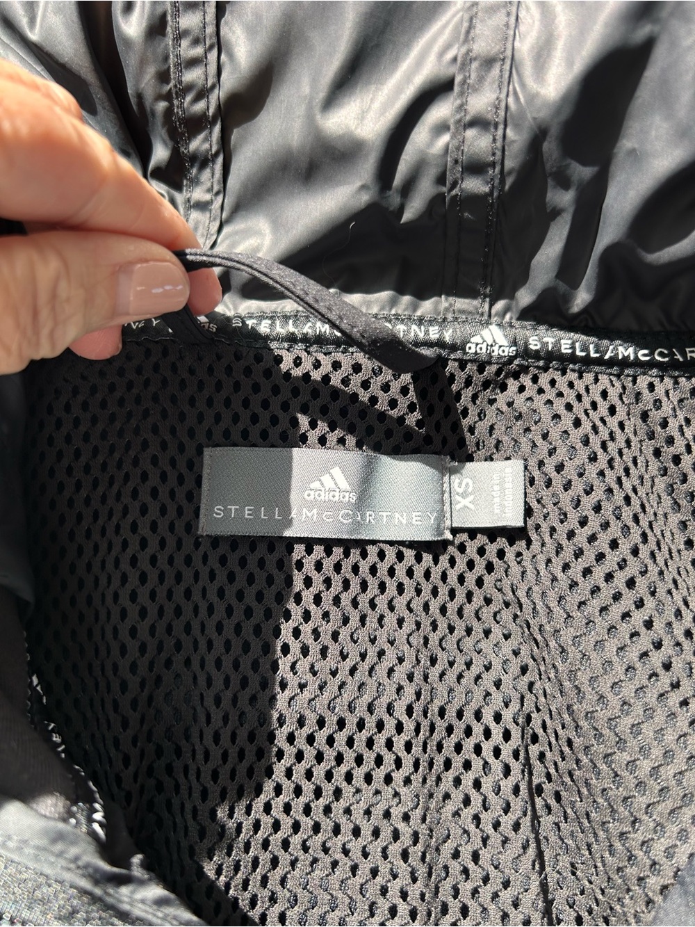 Stella McCartney x Adidas Run Trail Hoodie Jacket in Black. Jogging. Layered. XS - Picture 4 of 12